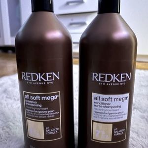 Cleanses, replenishes, and nourishes severely dry, course hair